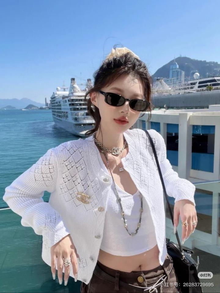 Chanel white cardigan -duoc-ban-tai-HVIP Shoes & Clothes