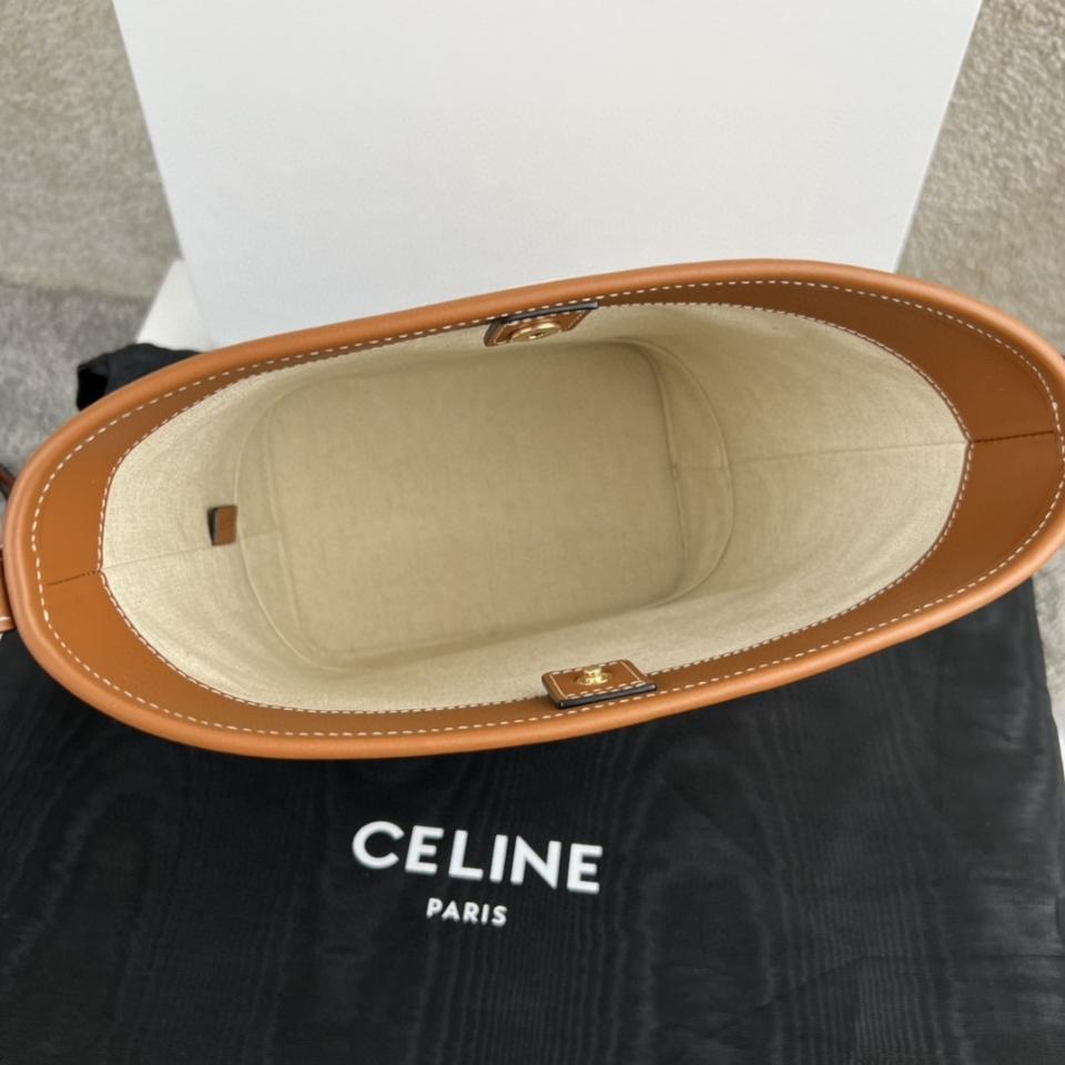 CELINE Mini BUCKET CUIR TRIOMPHE IN TEXTILE AND CALFSKIN
NATURAL / TAN 113782EFL-duoc-ban-tai-Hvip Bags & Accessories