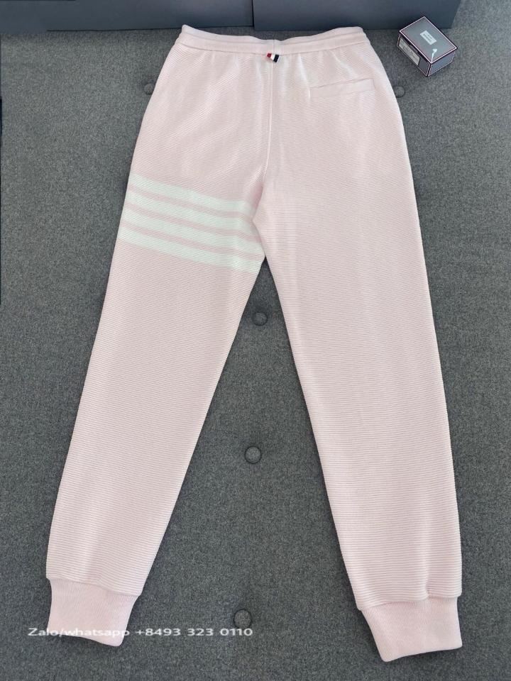 Thom Browne LIGHT PINK COTTON OTTOMAN RIB 4-BAR SWEATPANT

MJQ140A08138680 tur-duoc-ban-tai-Hvip Bags & Accessories