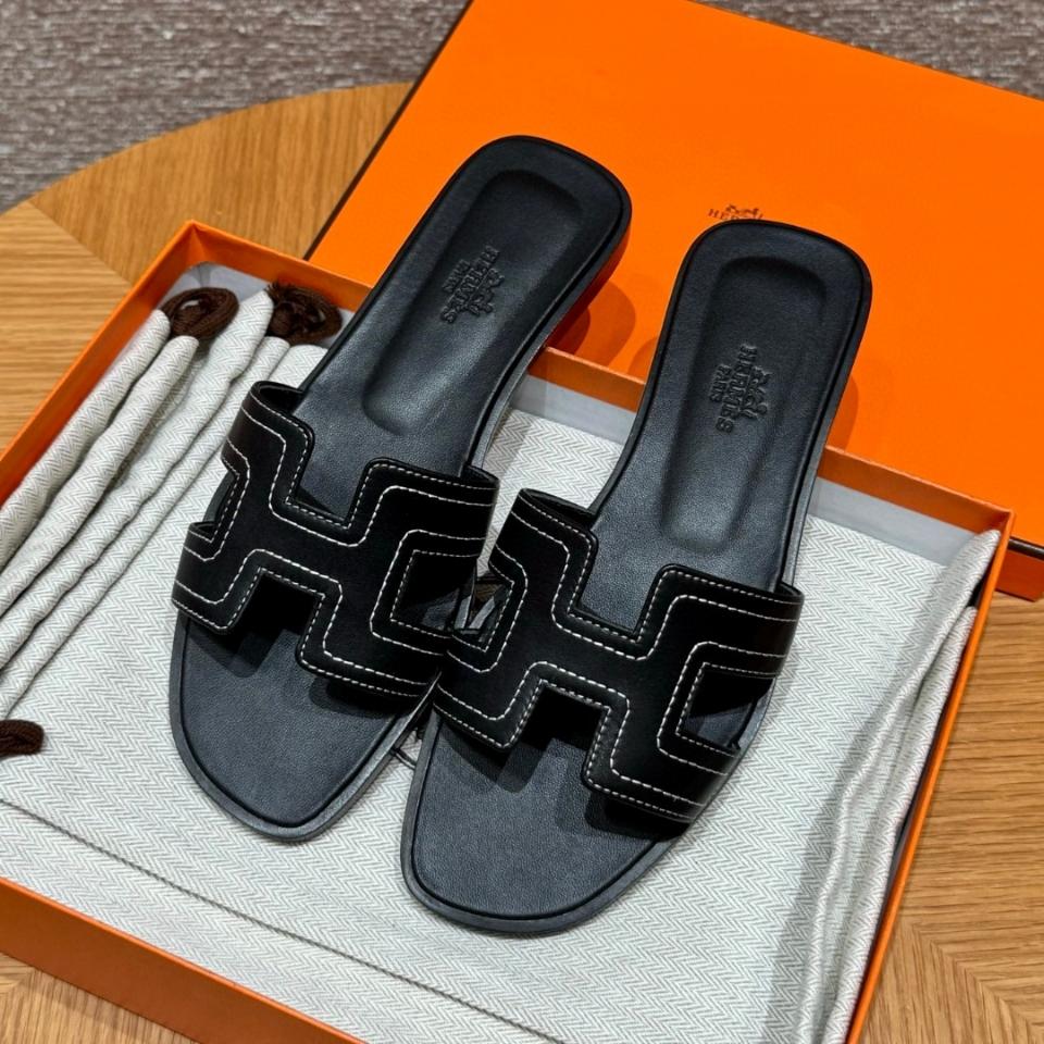 Hermès oran sandal noir H242142Z h1 Sao chép-duoc-ban-tai-HVIP Shoes & Clothes