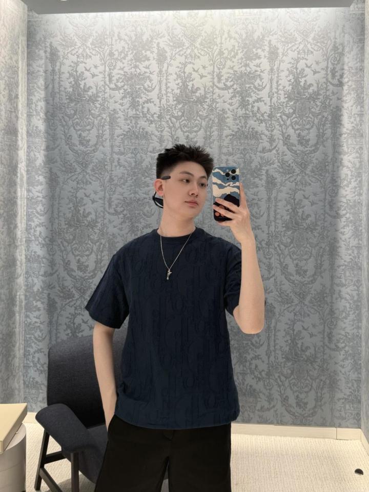 Dior Oblique T-Shirt, Relaxed Fit
Deep Blue Cotton Jersey
593J696U3012_C530 1-duoc-ban-tai-HVIP Shoes & Clothes