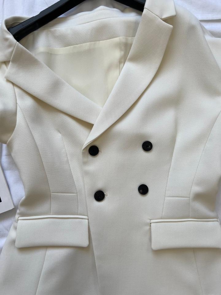 Dior Asymmetric Short-Sleeved Jacket with Belt
White Silk and Cotton Faille
521V80A7050_X9000-duoc-ban-tai-HVIP Shoes & Clothes