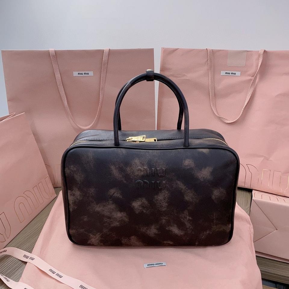 Miu Miu 5BB117_2F6P_F0V6L_V_OOO Leather Beau bag Sand/Coffee M1-duoc-ban-tai-Hvip Bags & Accessories