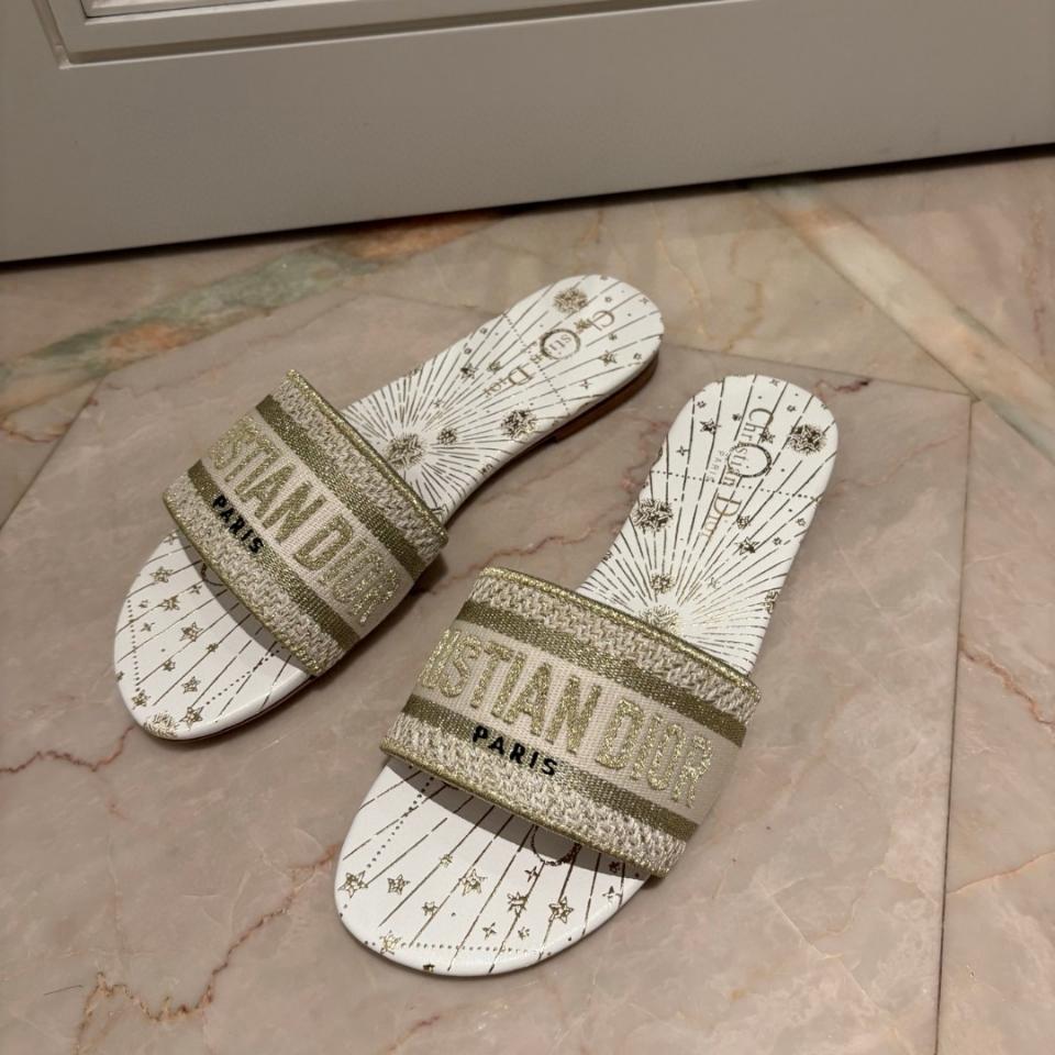 Dior Dway Slide 
Embroidered silver Cotton and White Multicolor Toile de Jouy Papillon Motif KCQ209ECT-duoc-ban-tai-HVIP Shoes & Clothes