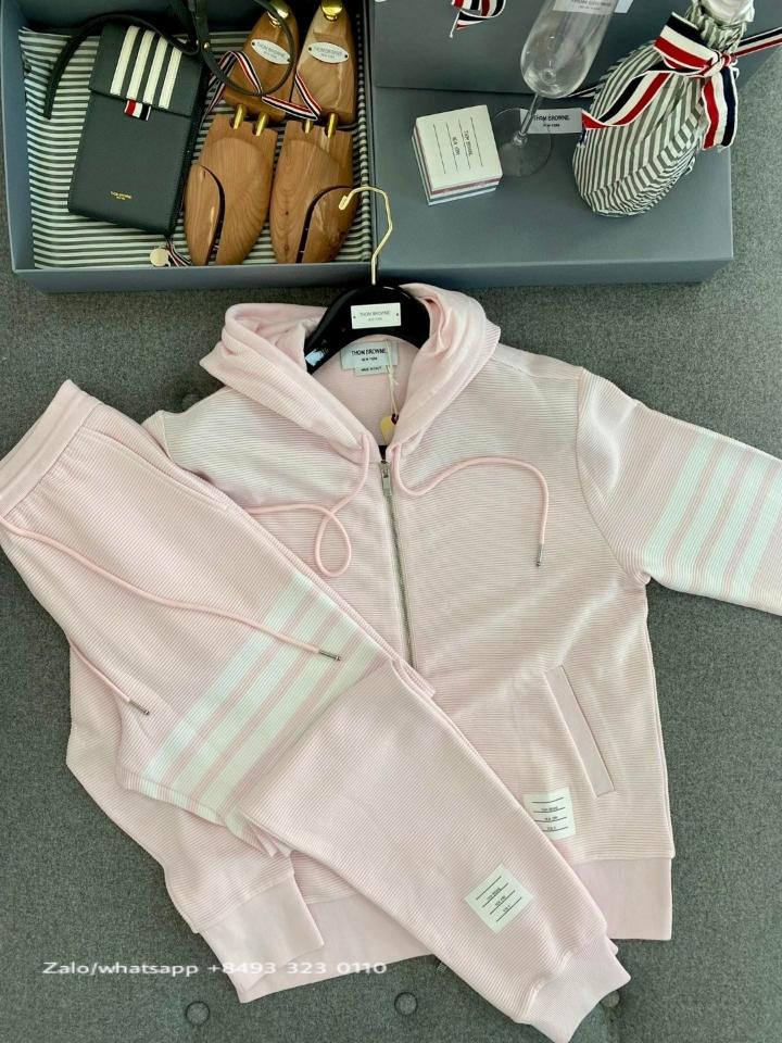 Thom Browne LIGHT PINK COTTON OTTOMAN RIB 4-BAR SWEATPANT

MJQ140A08138680 tur-duoc-ban-tai-Hvip Bags & Accessories