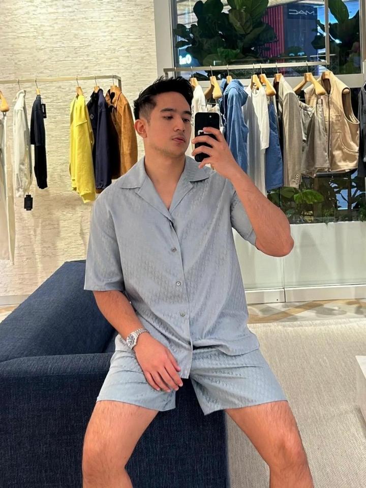 Dior Oblique Shorts
Blue Silk and Cotton Jacquard
483C102A5231_C520-duoc-ban-tai-HVIP Shoes & Clothes