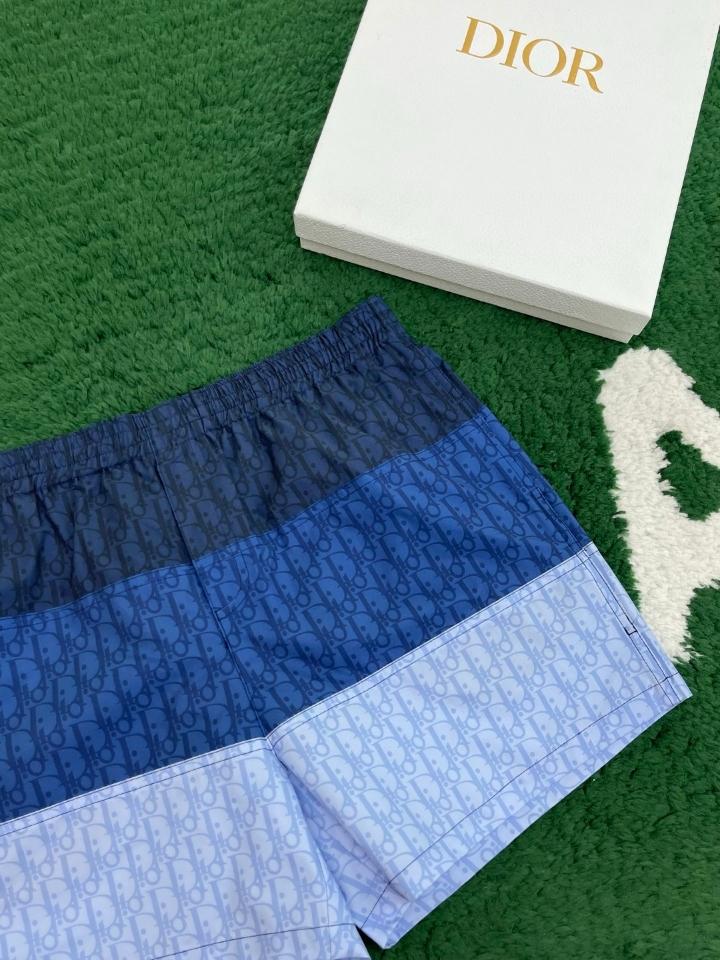 Dior Dior Oblique Swim Shorts
Blue Color-Block Technical Fabric
593B111A2021_C585-duoc-ban-tai-HVIP Shoes & Clothes