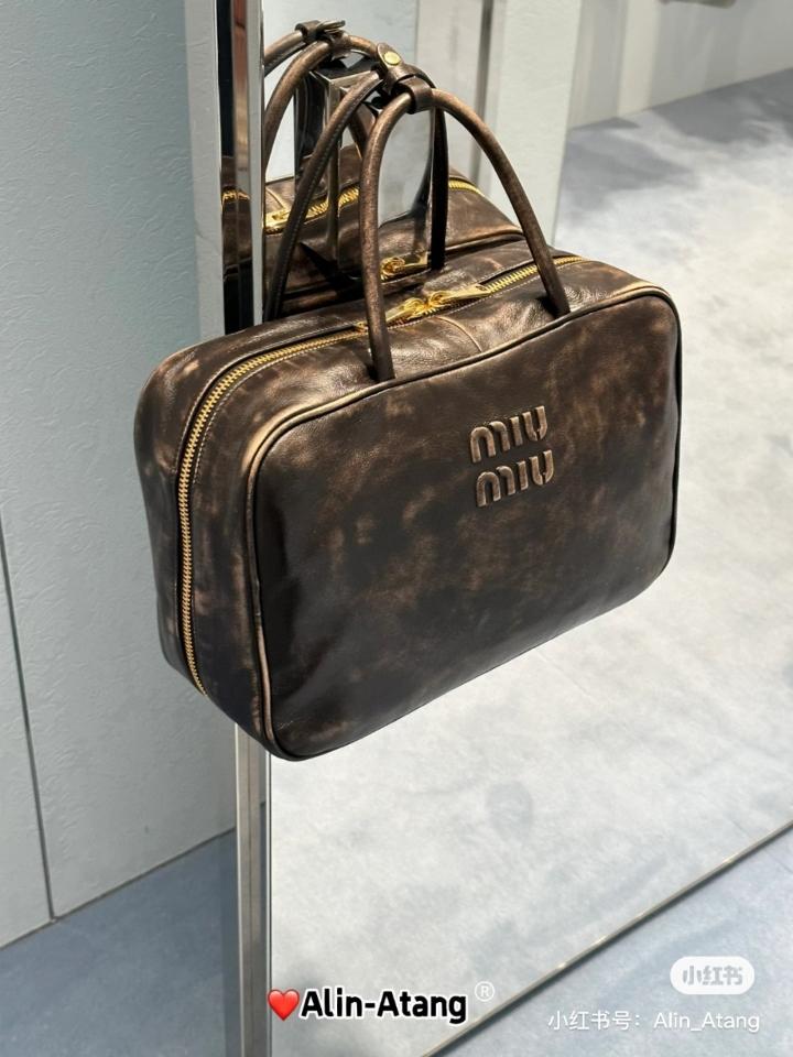 Miu Miu 5BB117_2F6P_F0V6L_V_OOO Leather Beau bag Sand/Coffee M1-duoc-ban-tai-Hvip Bags & Accessories