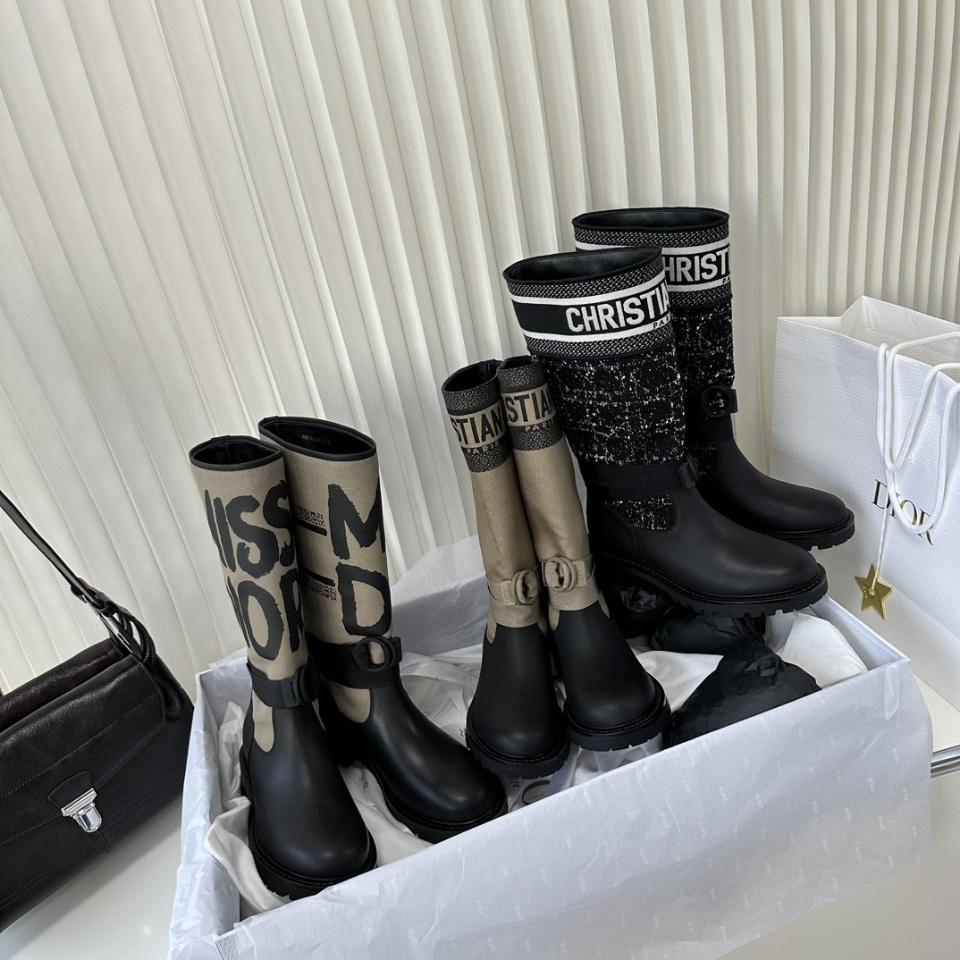 Dior D-Major Boot Warm Taupe Technical Canvas with Black Miss Dior Graffiti Print and Black Calfskin -duoc-ban-tai-Hvip Bags & Accessories