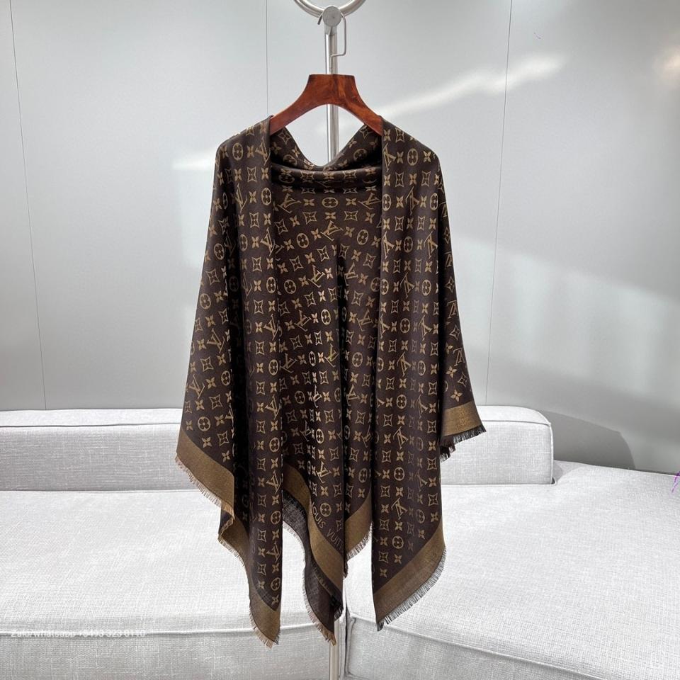 LOUIS VUITTON M75122
Monogram Shine Shawl brown K3-duoc-ban-tai-Hvip Bags & Accessories