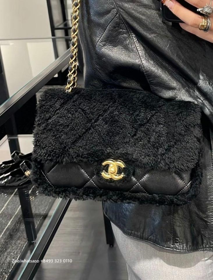 Chanel MINI FLAP BAG
 
Shearling Lambskin & Gold-Tone Metal 
Black AS5148 /AS5149 Ch3 -duoc-ban-tai-Hvip Bags & Accessories