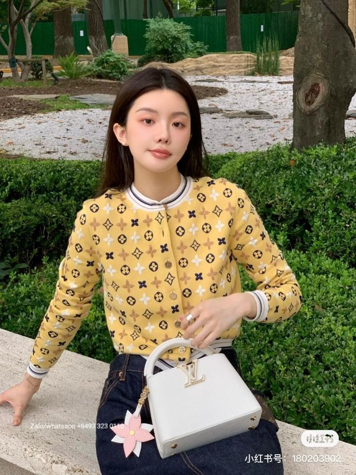 Louis Vuitton 1AFZOF

Monogram Kaleidoscope Cardigan

V4-duoc-ban-tai-Hvip Bags & Accessories