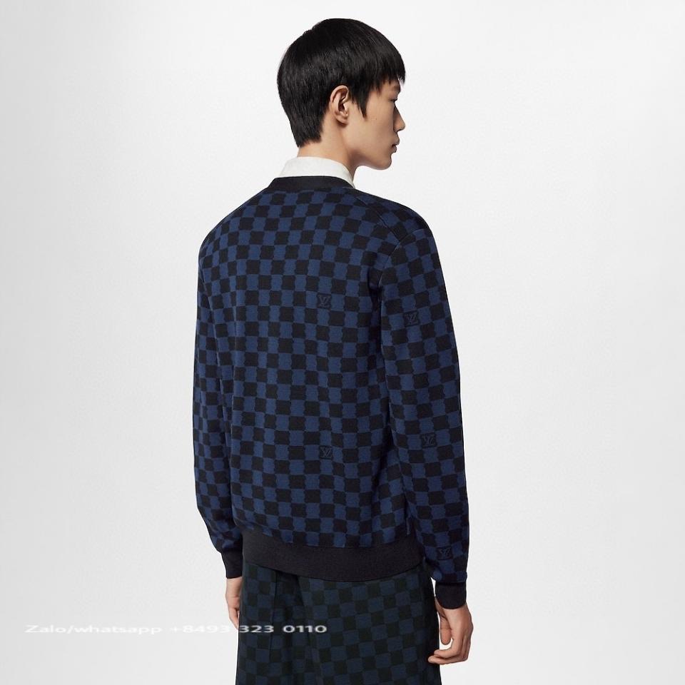 Louis Vuitton 1AFJRX

Wool Cardigan

Tur-duoc-ban-tai-Hvip Bags & Accessories