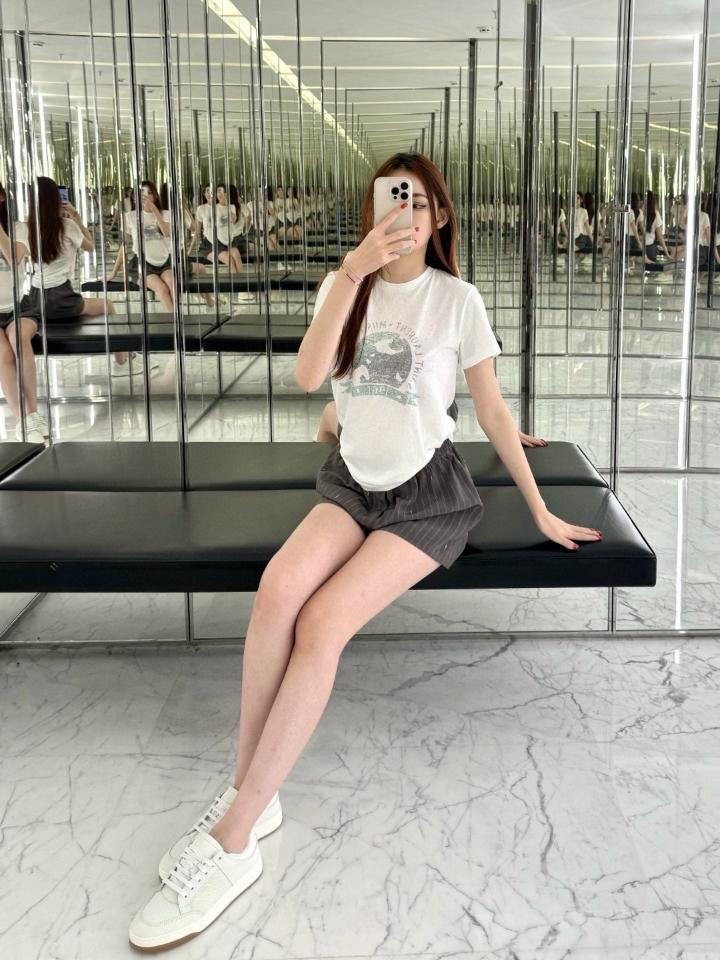 Ysl Saint laurent music festival t-shirt
NATUREL ET VERT-duoc-ban-tai-HVIP Shoes & Clothes