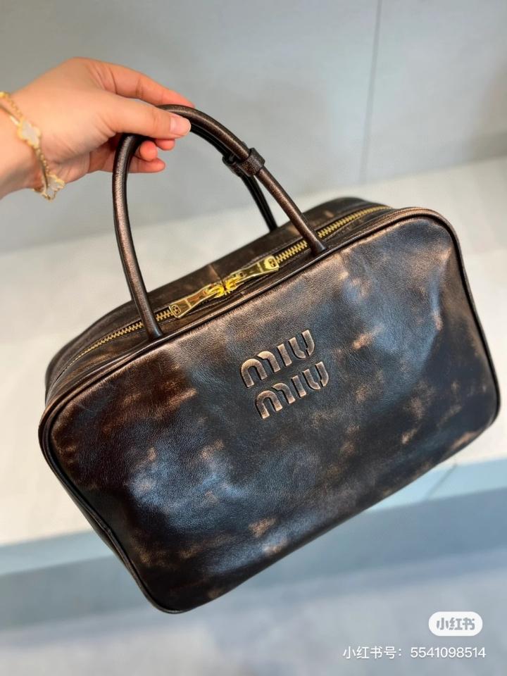 Miu Miu 5BB117_2F6P_F0V6L_V_OOO Leather Beau bag Sand/Coffee M1-duoc-ban-tai-Hvip Bags & Accessories