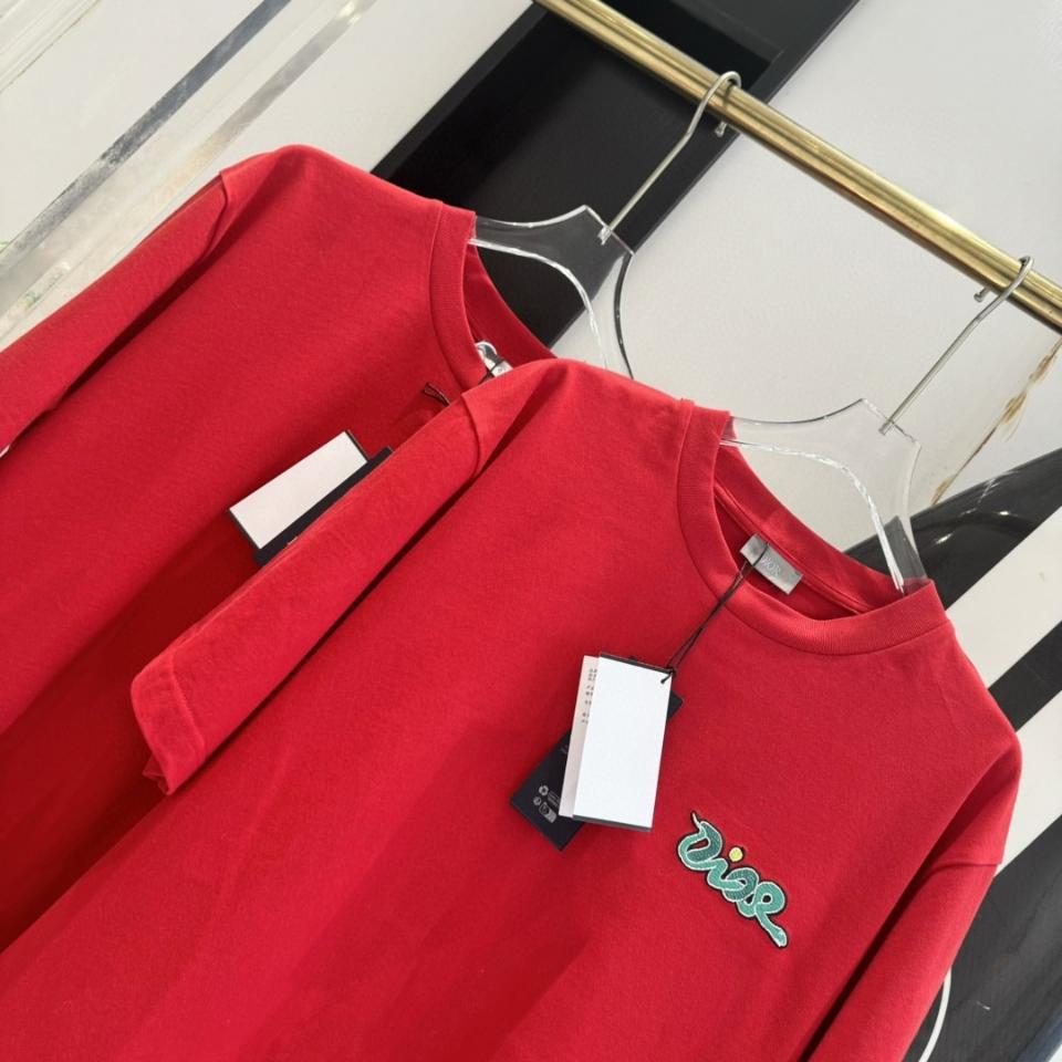 DIOR AND KAWS T-Shirt, Relaxed Fit
Red Cotton Jersey
513J696F0554-duoc-ban-tai-HVIP Shoes & Clothes
