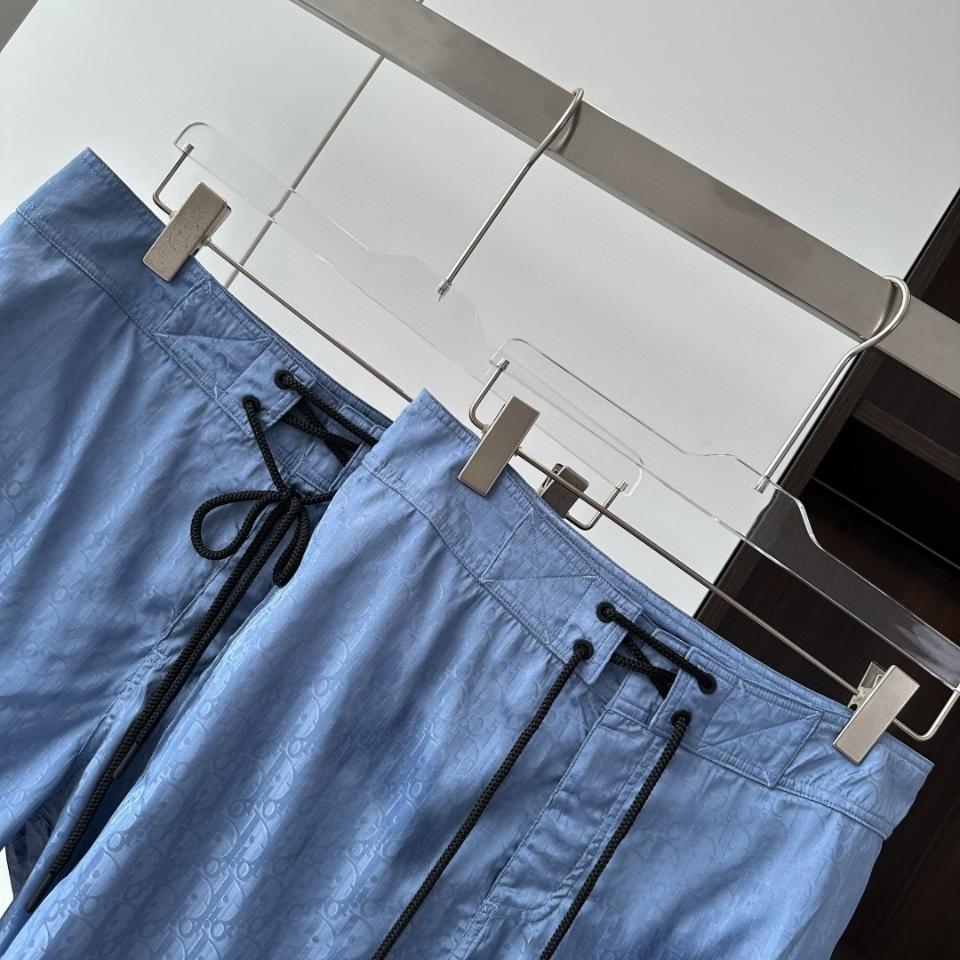 Dior Oblique Swim Shorts
Sky Blue Technical Fabric
293B103CB041_C510-duoc-ban-tai-HVIP Shoes & Clothes