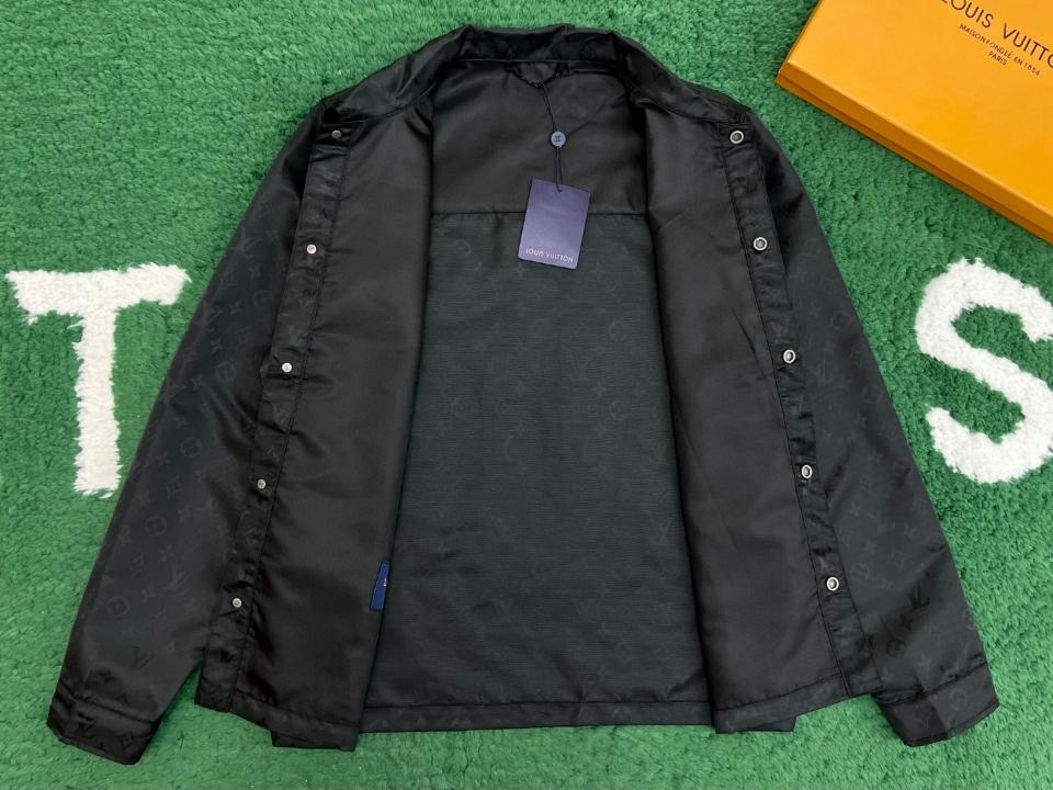 Louis Vuitton 1AGTGO
Monogram Moire Jacquard Silk Overshirt-duoc-ban-tai-HVIP Shoes & Clothes