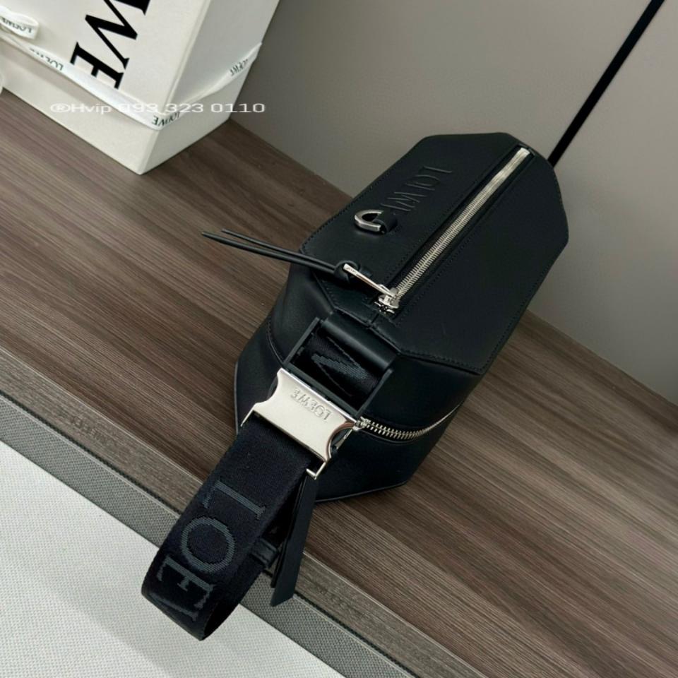 Loewe Convertible Sling in classic calfskin black B777NCNX01 Lw1 -duoc-ban-tai-Hvip Bags & Accessories