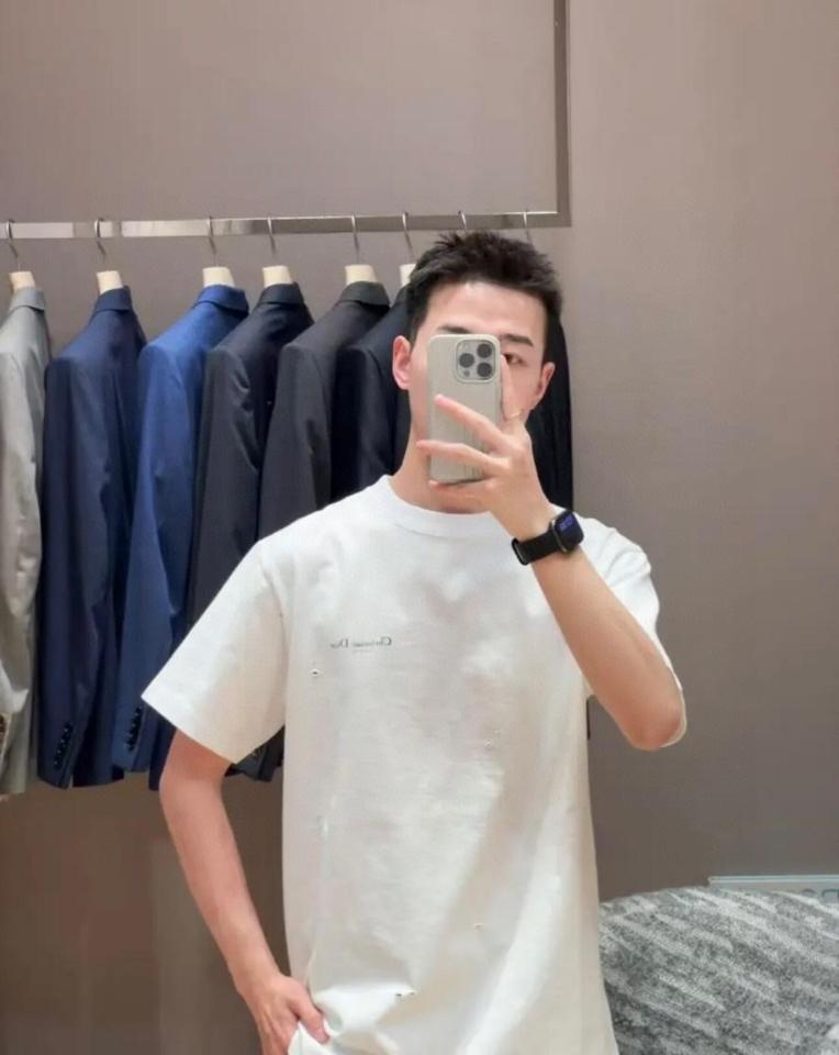Christian Dior Couture Lily of the Valley T-Shirt, Relaxed Fit
White Cotton Jersey 593J672A0554_C089-duoc-ban-tai-HVIP Shoes & Clothes