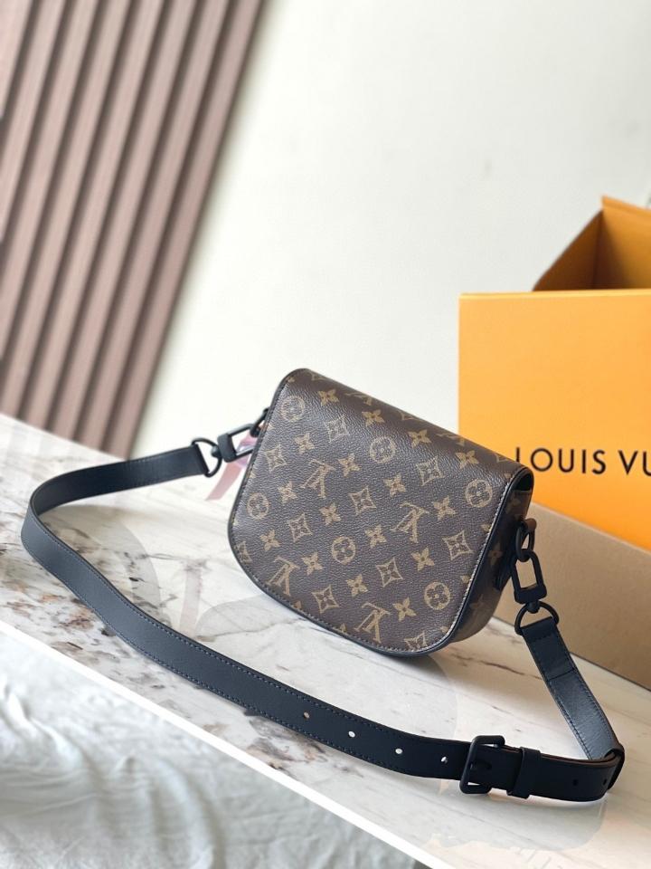 Louis Vuitton M47060 Montsouris Messenger PM​

Lv1-duoc-ban-tai-Hvip Bags & Accessories