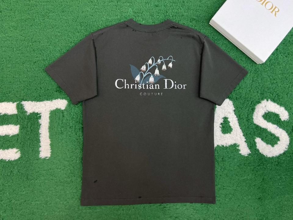 Christian Dior Couture Lily of the Valley T-Shirt, Relaxed Fit
Black Cotton Jersey
593J672B0554_C980-duoc-ban-tai-HVIP Shoes & Clothes
