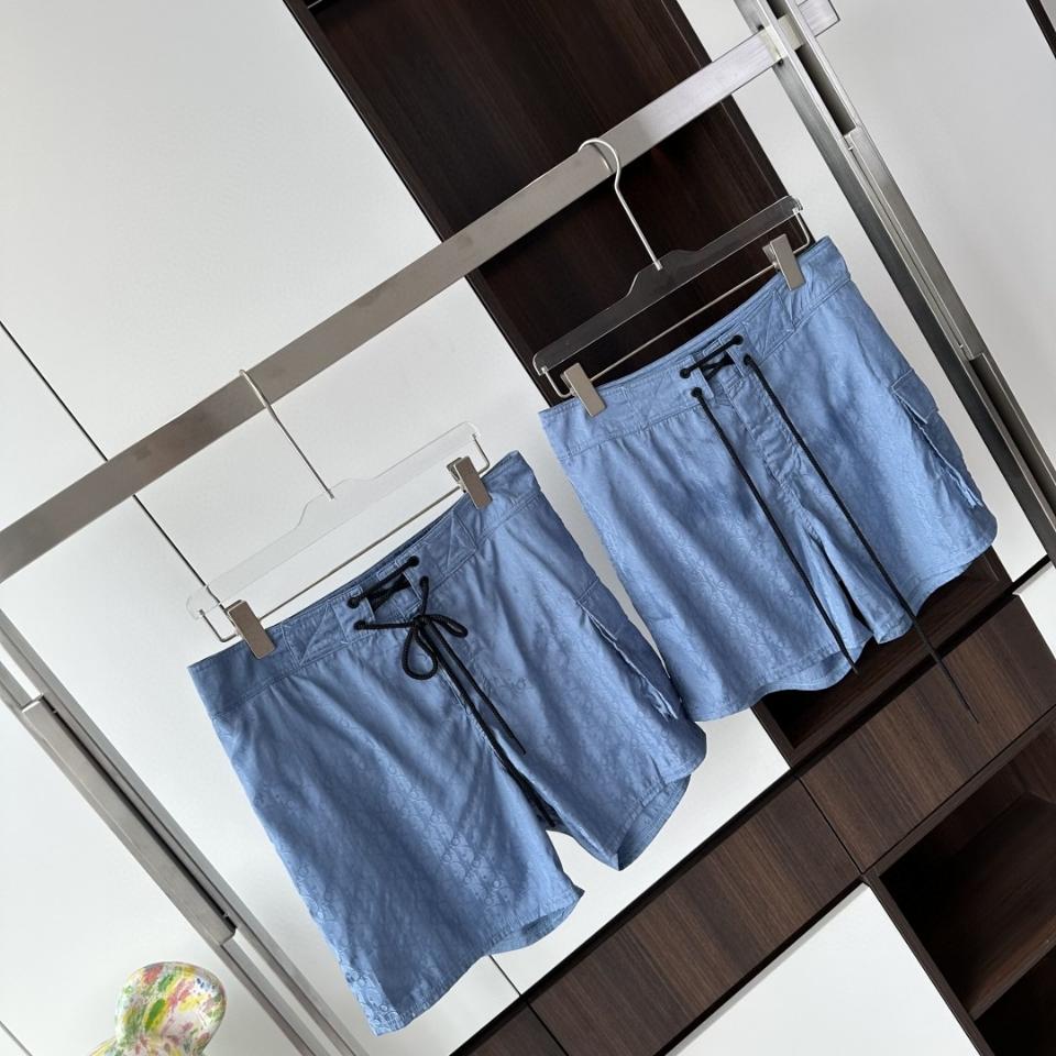 Dior Oblique Swim Shorts
Sky Blue Technical Fabric
293B103CB041_C510-duoc-ban-tai-HVIP Shoes & Clothes