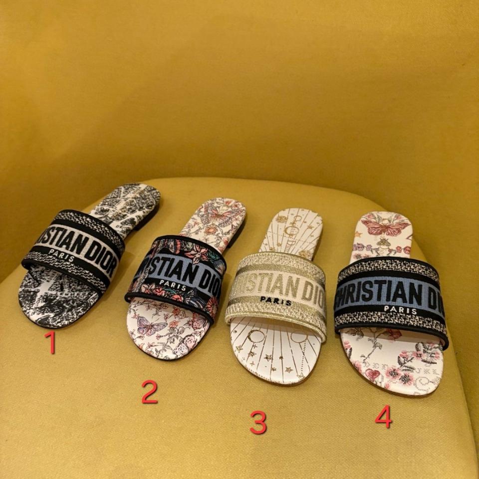 Dior Dway Slide 
Embroidered Cotton and White Multicolor Toile de Jouy Papillon Motif KCQ209ECT-duoc-ban-tai-HVIP Shoes & Clothes
