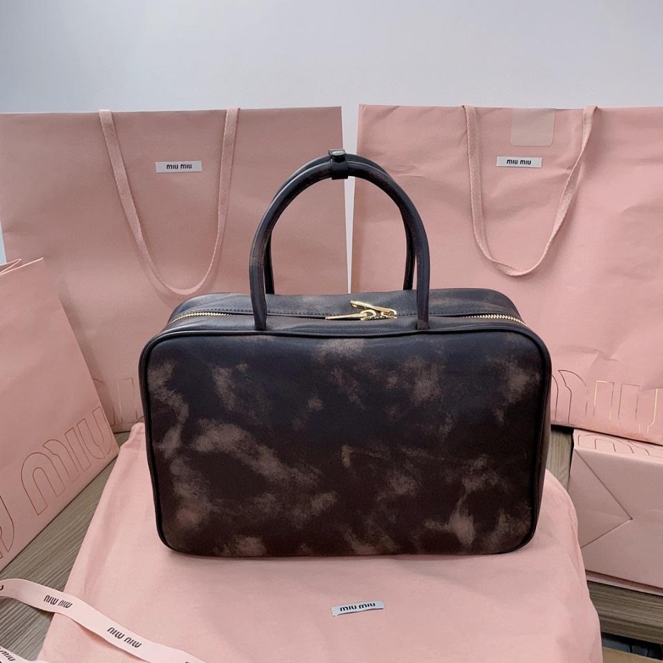 Miu Miu 5BB117_2F6P_F0V6L_V_OOO Leather Beau bag Sand/Coffee M1-duoc-ban-tai-Hvip Bags & Accessories