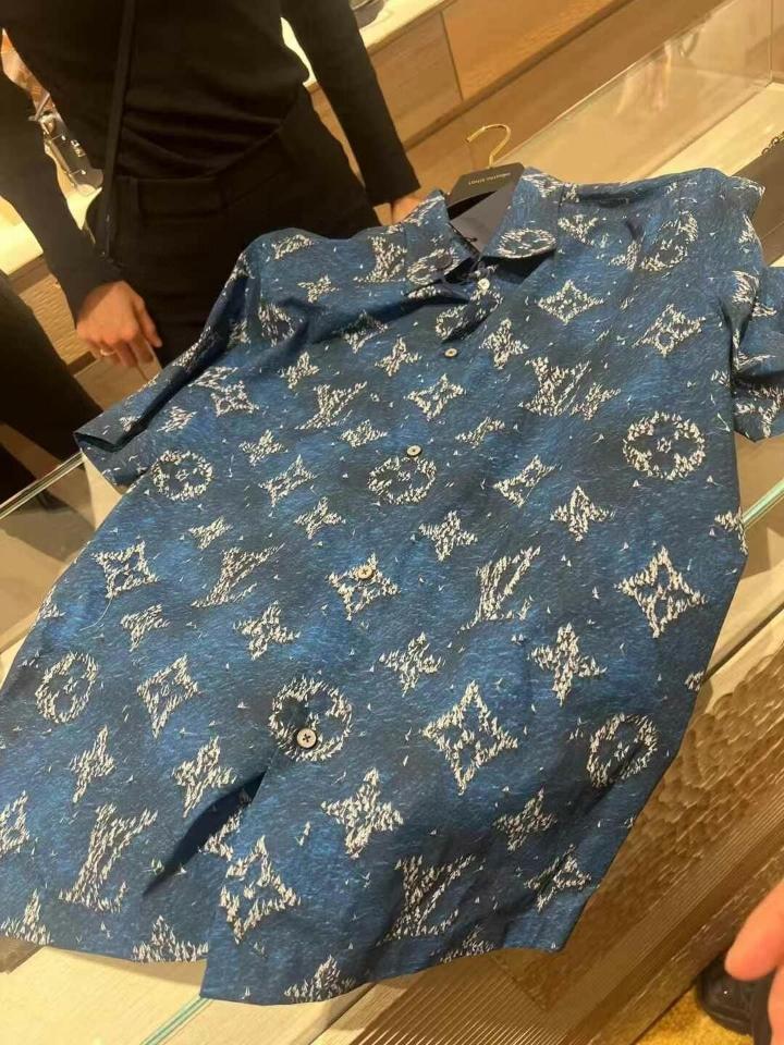 Louis Vuitton 1AHVTY
Printed Monogram Short-Sleeved Shirt 1-duoc-ban-tai-HVIP Shoes & Clothes
