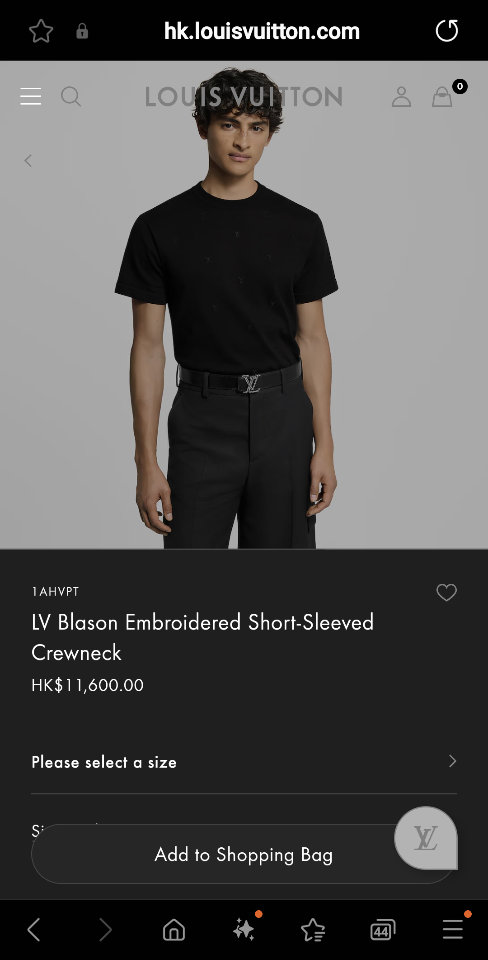 Louis Vuitton 1AHVPT
LV Blason Embroidered Short-Sleeved Crewneck Sao chép-duoc-ban-tai-HVIP Shoes & Clothes