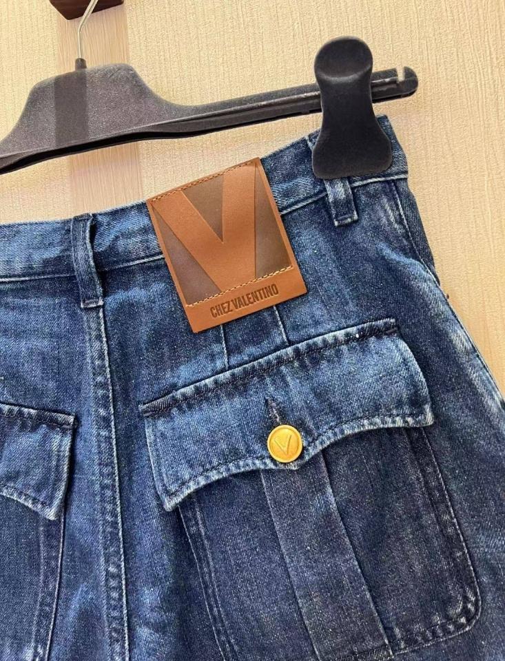 Valentino LIGHTWEIGHT DENIM SHORTS 6B3DD18S94C_558-duoc-ban-tai-HVIP Shoes & Clothes