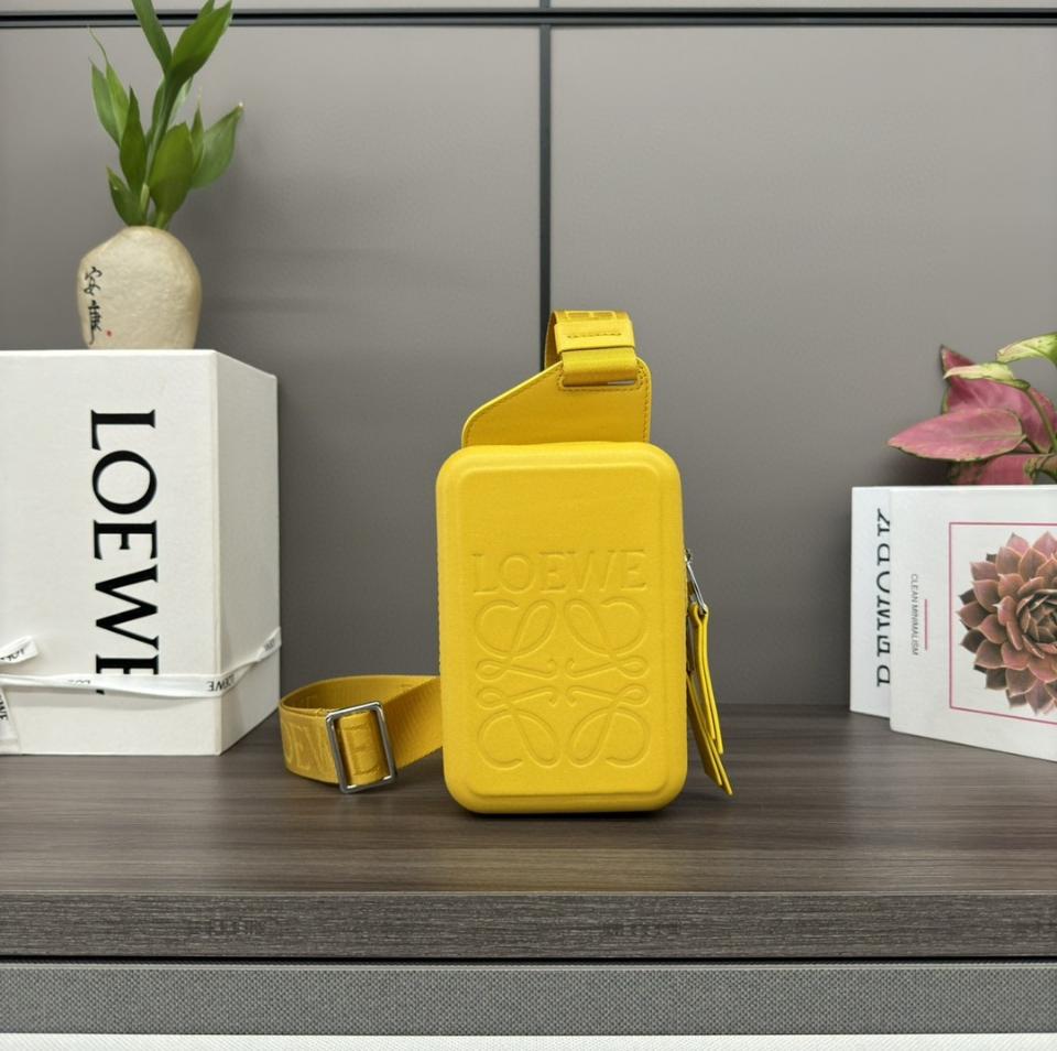Loewe Molded Sling in smooth calfskin yellow Lw1 -duoc-ban-tai-Hvip Bags & Accessories