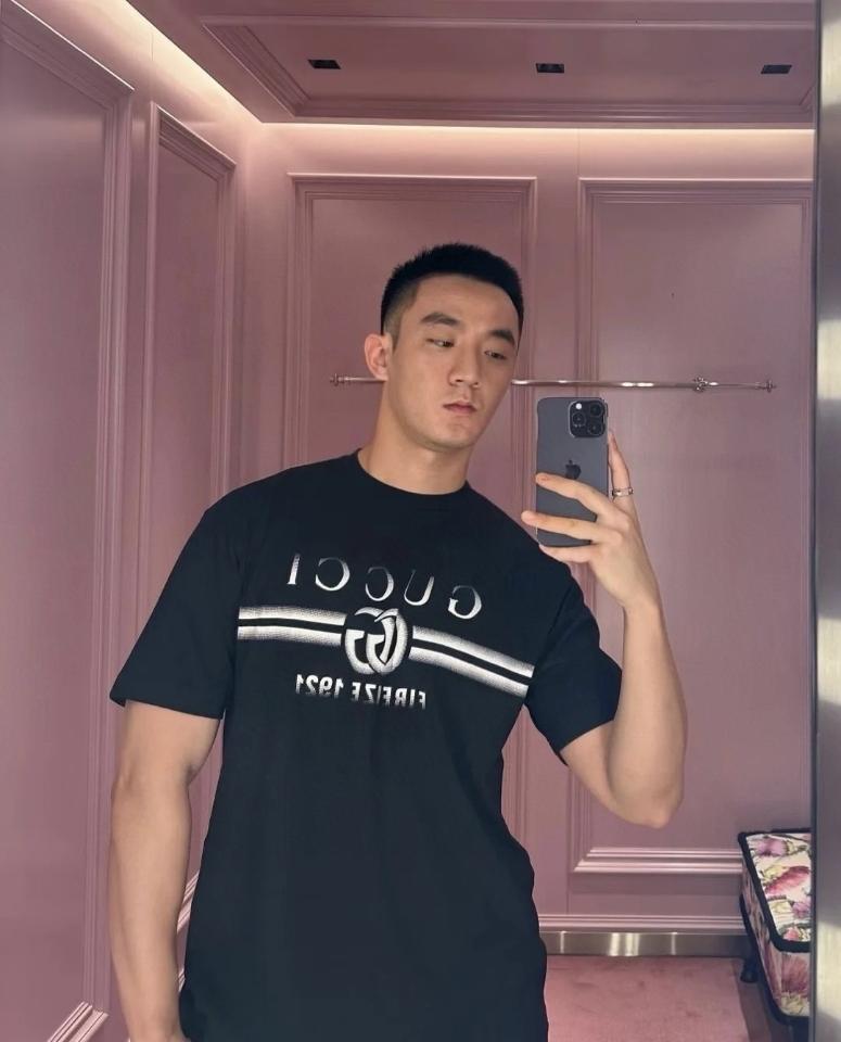 Gucci Cotton jersey T-shirt with Gucci print 785345 white black -duoc-ban-tai-HVIP Shoes & Clothes