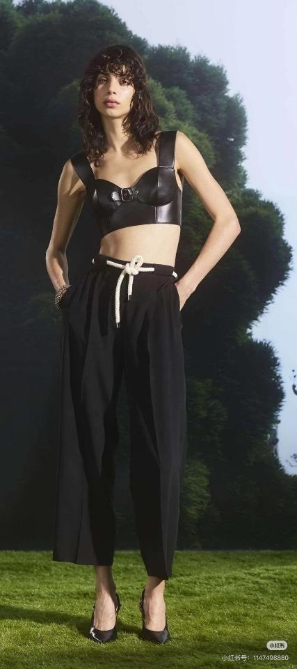 Louis Vuitton 1AHJM0
Nautical
Rope Belt Tailored Pants-duoc-ban-tai-HVIP Shoes & Clothes