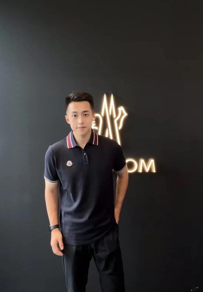 Moncler
Moncler Logo Patch Short Sleeved Polo Shirt navy-duoc-ban-tai-HVIP Shoes & Clothes