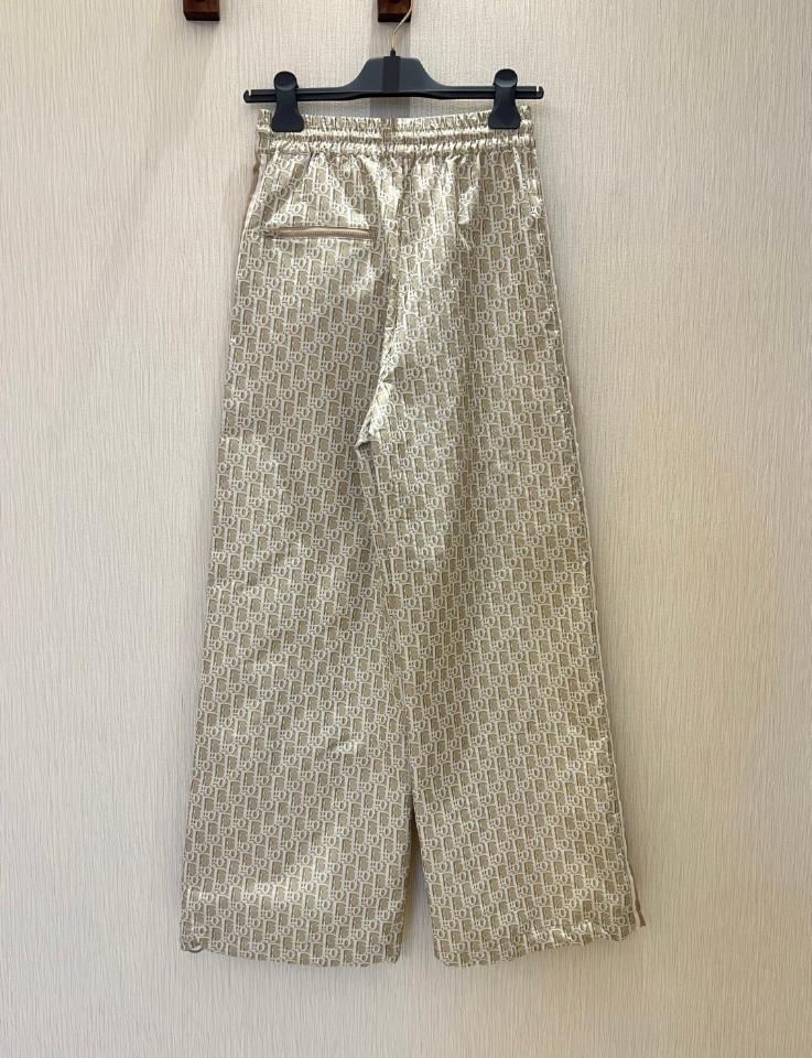 Dior Flared Pants
Beige Technical Jacquard Taffeta with Dior Oblique Motif 447P58A2970_X1827-duoc-ban-tai-HVIP Shoes & Clothes