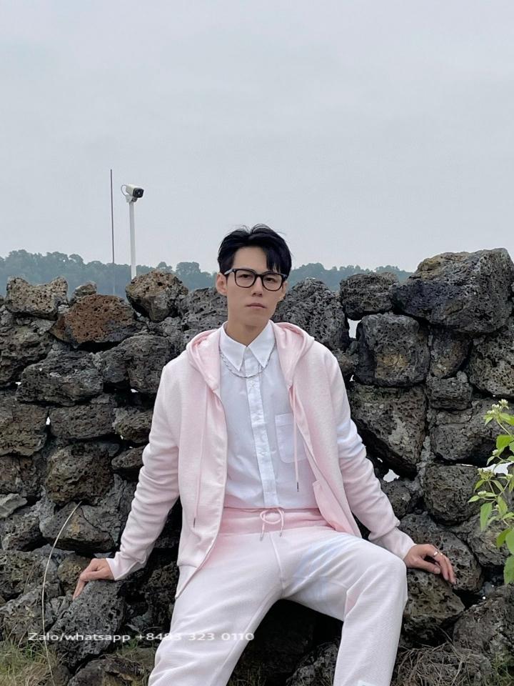 Thom Browne LIGHT PINK COTTON OTTOMAN RIB 4-BAR SWEATPANT

MJQ140A08138680 tur-duoc-ban-tai-Hvip Bags & Accessories