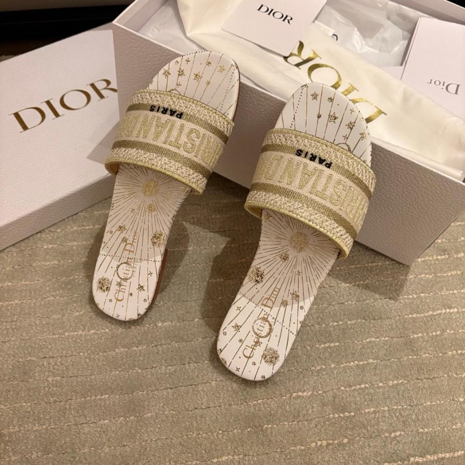Dior Dway Slide 
Embroidered silver Cotton and White Multicolor Toile de Jouy Papillon Motif KCQ209ECT-duoc-ban-tai-HVIP Shoes & Clothes