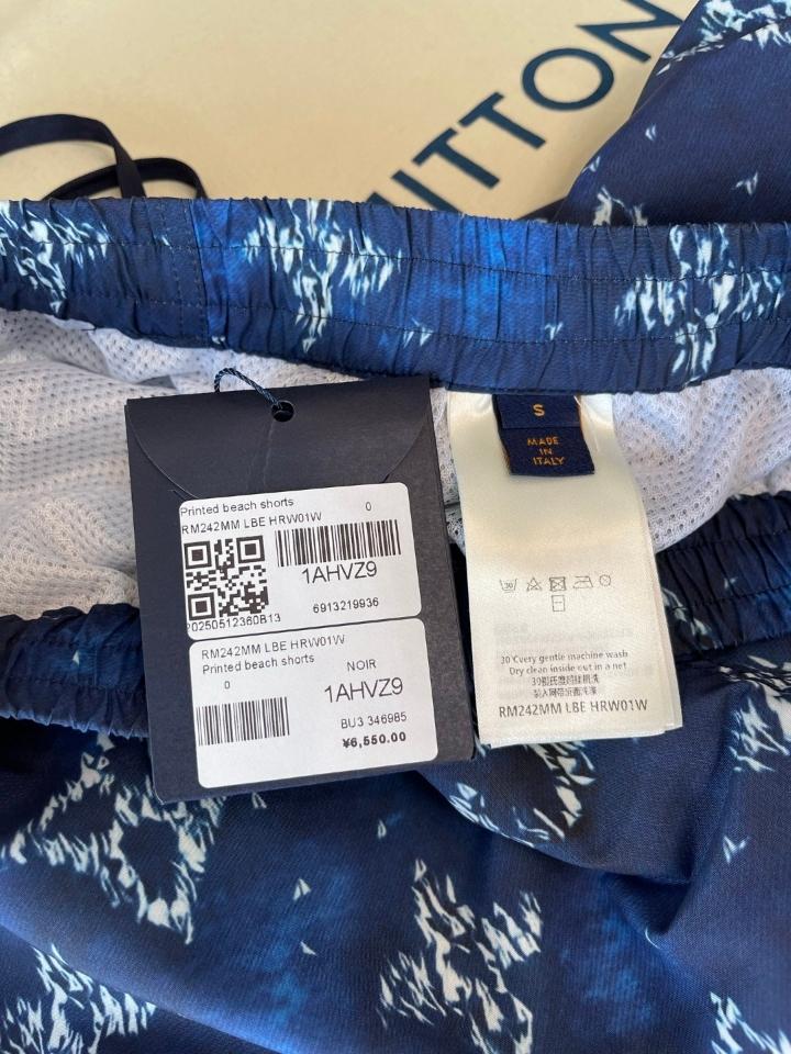 Louis Vuitton 1AHVZ7
New
Printed Monogram Swim Shorts1-duoc-ban-tai-HVIP Shoes & Clothes
