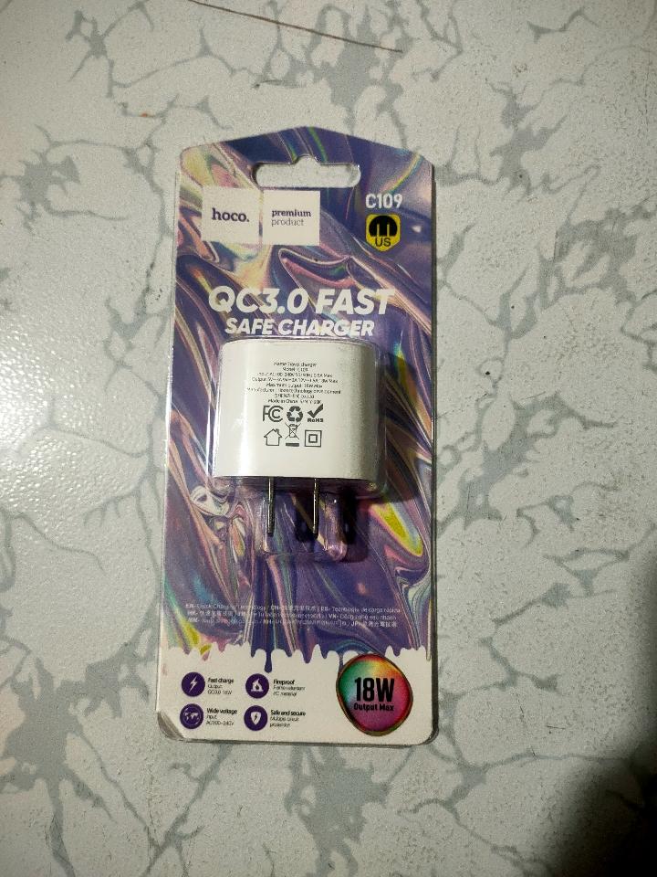 Củ sạc Hoco USB C109 18W-duoc-ban-tai-Điện Thoại Xinh