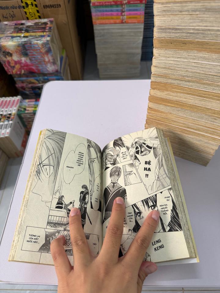 Quyển sách kỳ bí full 2P ( bìa gáy tốt, giấy ố nhẹ ) -duoc-ban-tai-Trần Nam - Tiệm Manga chút ét