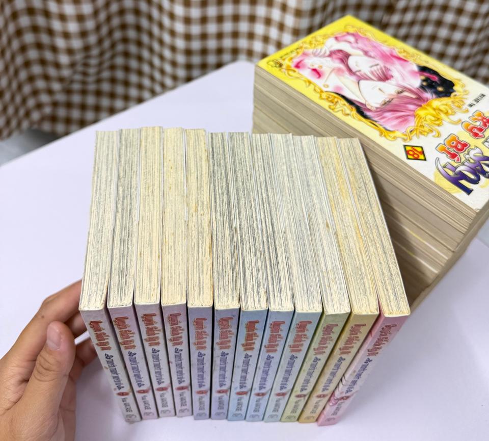 Quyển sách kì bí full 2 phần ( P1 xuôi , P2 ngược ) -duoc-ban-tai-Trần Nam - Tiệm Manga chút ét