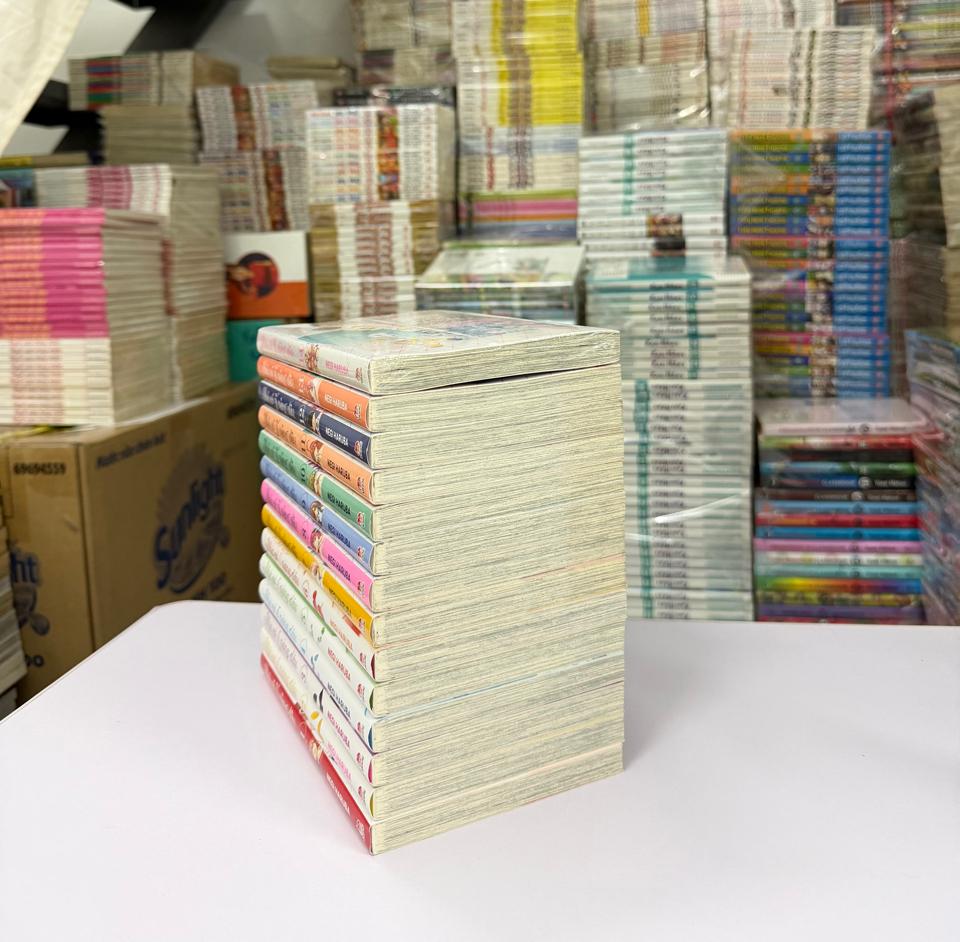 Nhà có 5 nàng dâu full bộ ( bản in đầu, 2-6 bìa đb, 14 seal - kèm 4 pk )-duoc-ban-tai-Trần Nam - Tiệm Manga chút ét