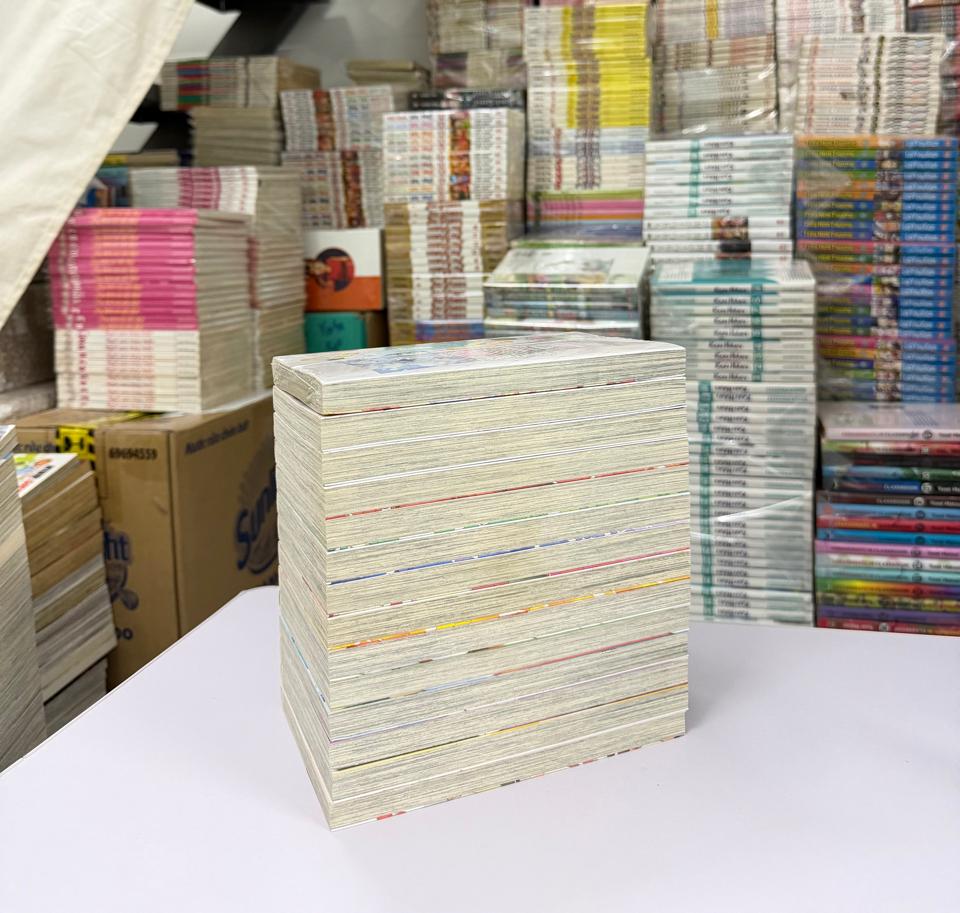 Nhà có 5 nàng dâu full bộ ( bản in đầu, 2-6 bìa đb, 14 seal - kèm 4 pk )-duoc-ban-tai-Trần Nam - Tiệm Manga chút ét