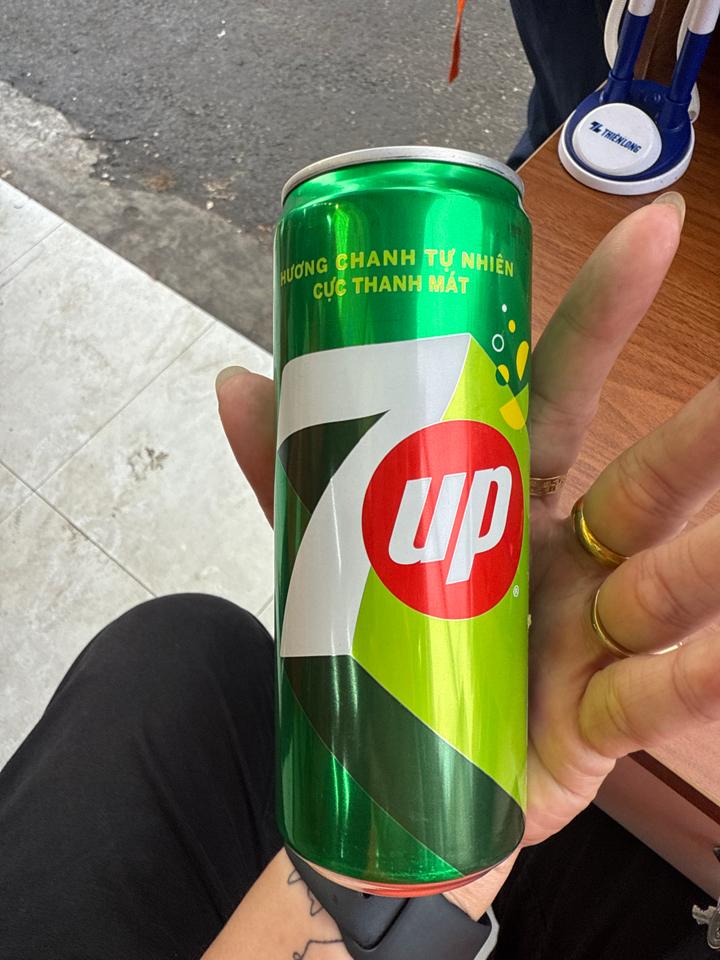 Nước 7 up-duoc-ban-tai-Tiệm Bánh Hoàng Tử 1993
