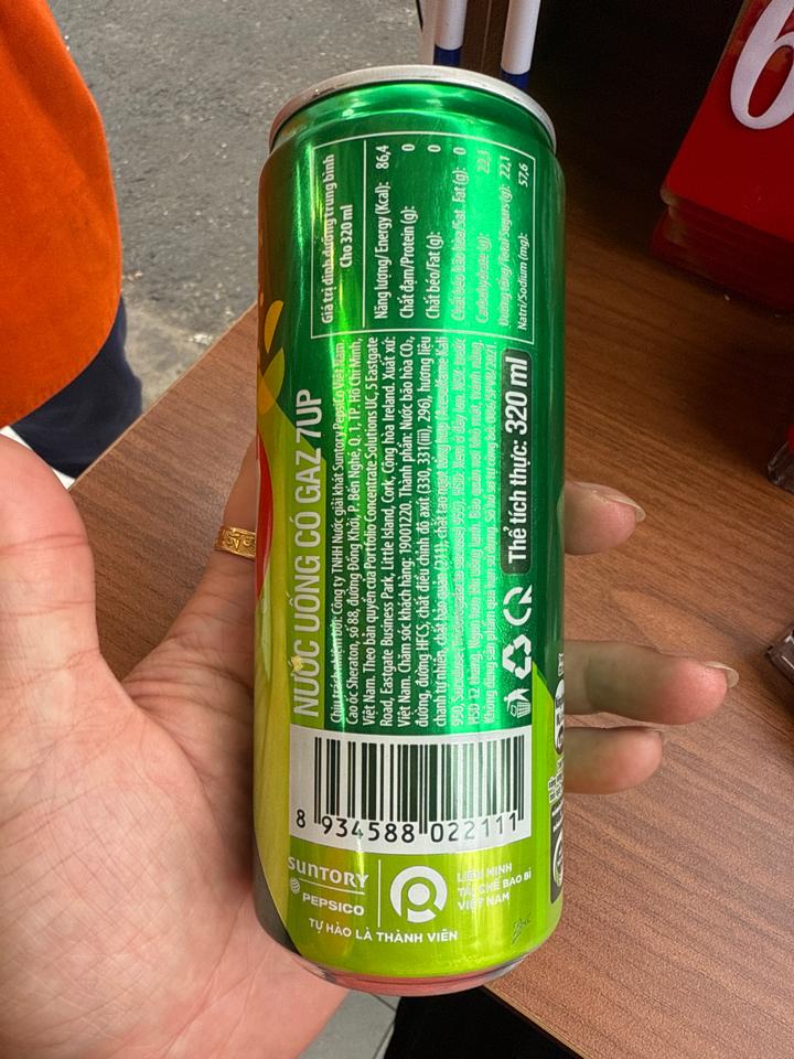 Nước 7 up-duoc-ban-tai-Tiệm Bánh Hoàng Tử 1993