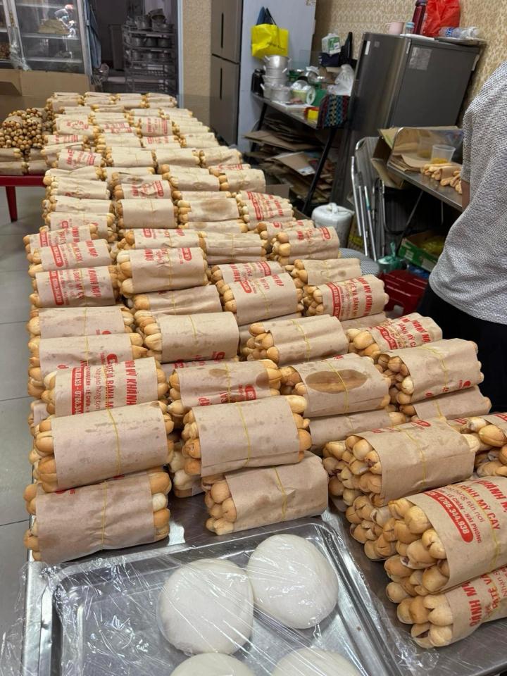 Bánh mì que Khánh Nạp-duoc-ban-tai-Bếp Nhà Paatar - Bánh bao tạo hình