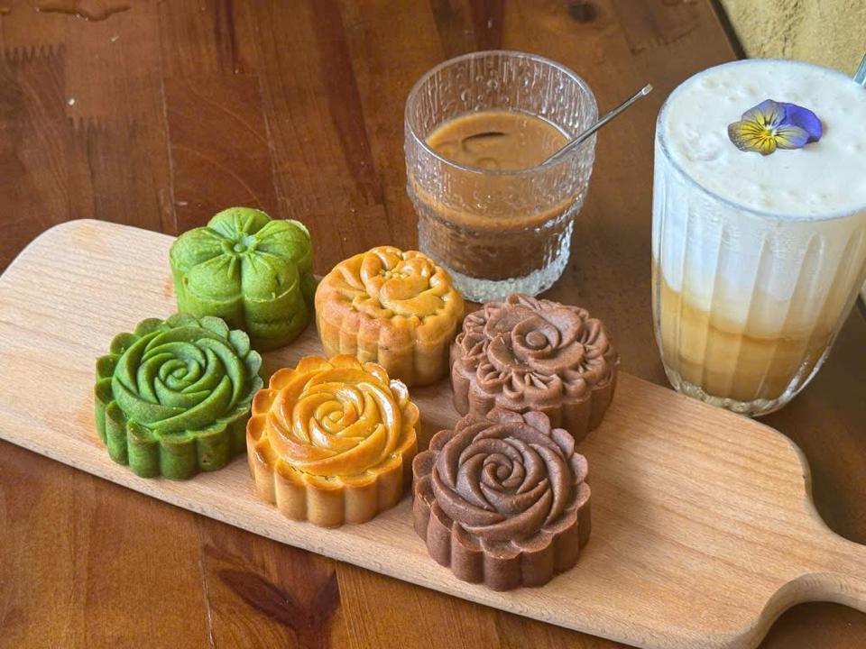 Bánh trung thu mini set6-duoc-ban-tai-Bếp Nhà Paatar - Bánh bao tạo hình