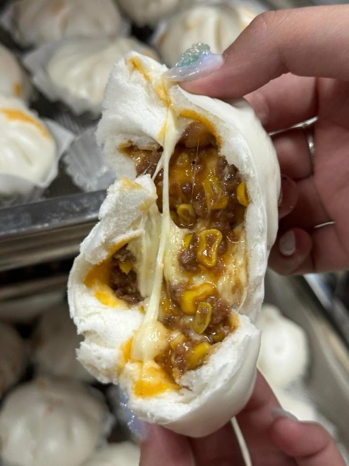 Bò ngô 6-duoc-ban-tai-Bếp Nhà Paatar - Bánh bao tạo hình